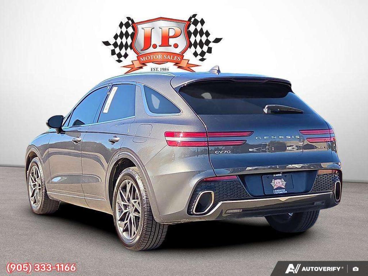 2022 Genesis GV70 2.5T Advanced Plus Apple CarPlay & Android Auto • Heads-Up Display • Power Sunroof • Leather Seating • Cooled Front Seats Photo4