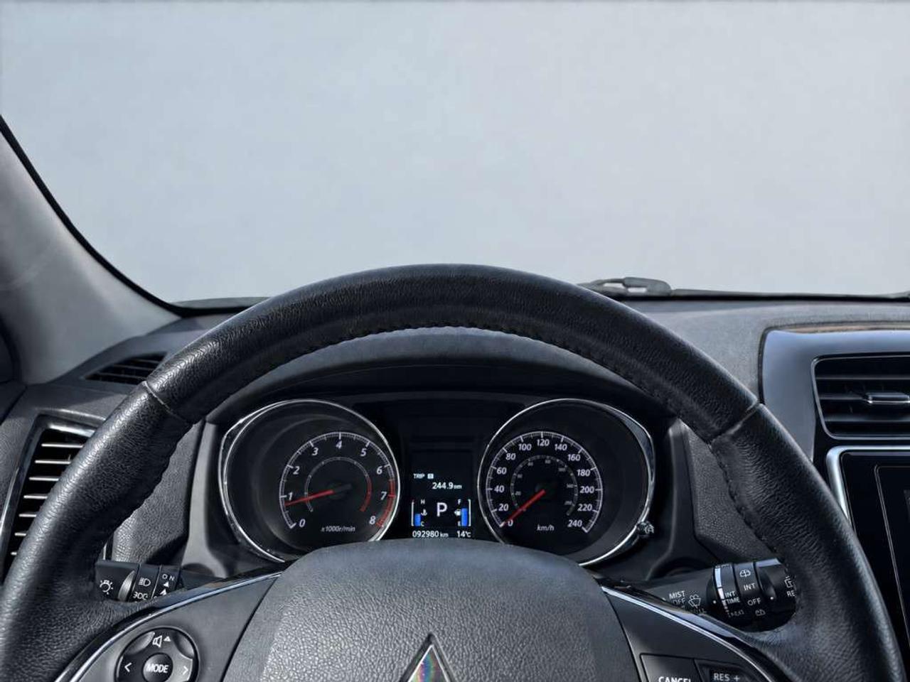 2020 Mitsubishi RVR SE / FWD / HEATED SEATS / CARPLAY / BLIND SPOT / BACKUP CAM / ALLOYS Photo