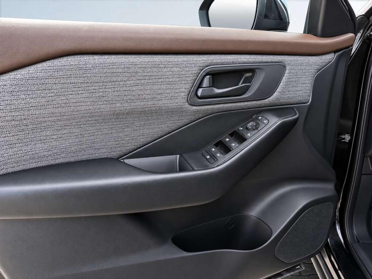 2023 Nissan Rogue S AWD / BACKUP CAM / HEATED SEATS / BLIND SPOT Photo