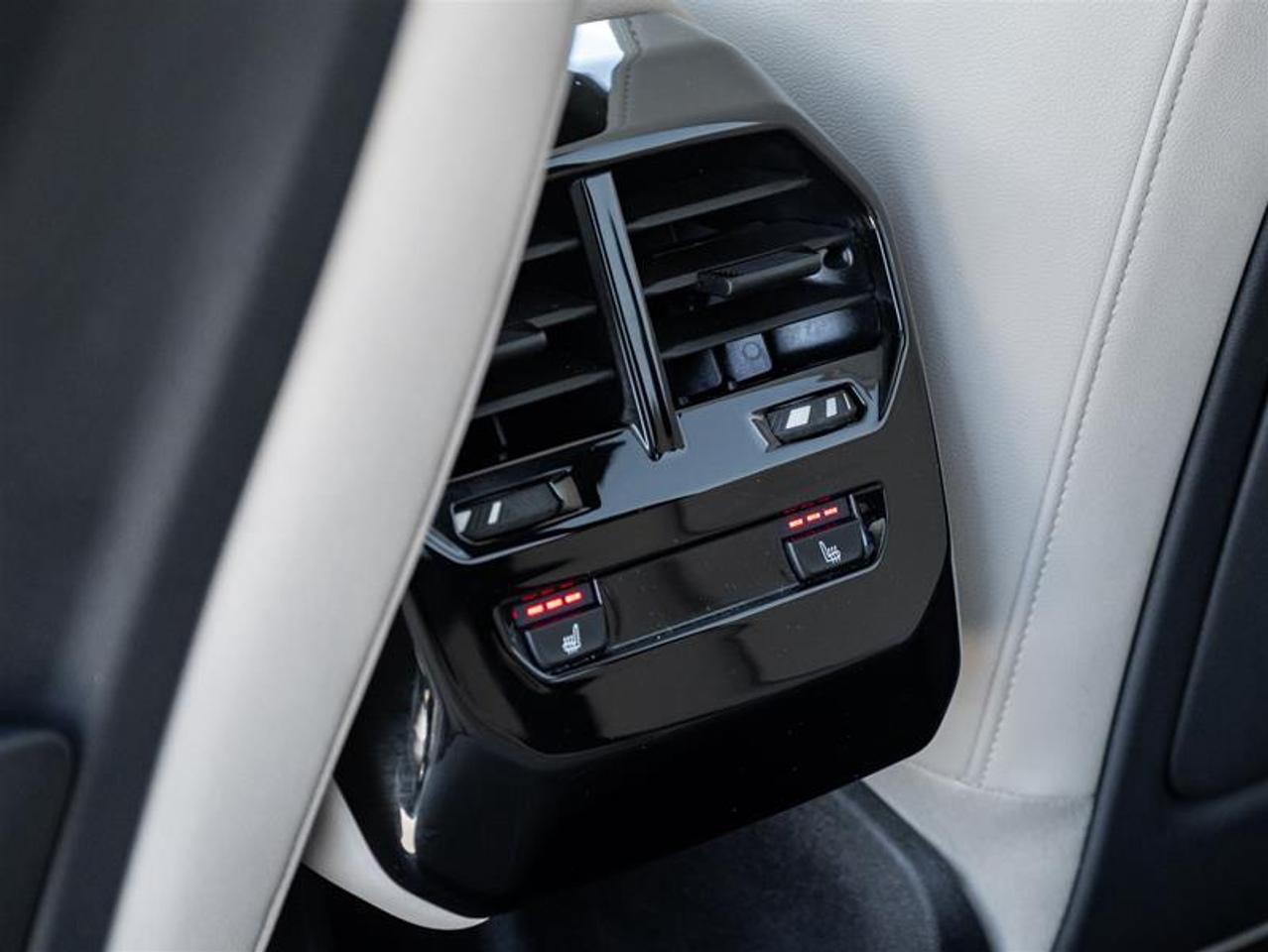 2024 BMW iX xDrive40 4dr All-Wheel Drive Sports Activity Vehicle Photo