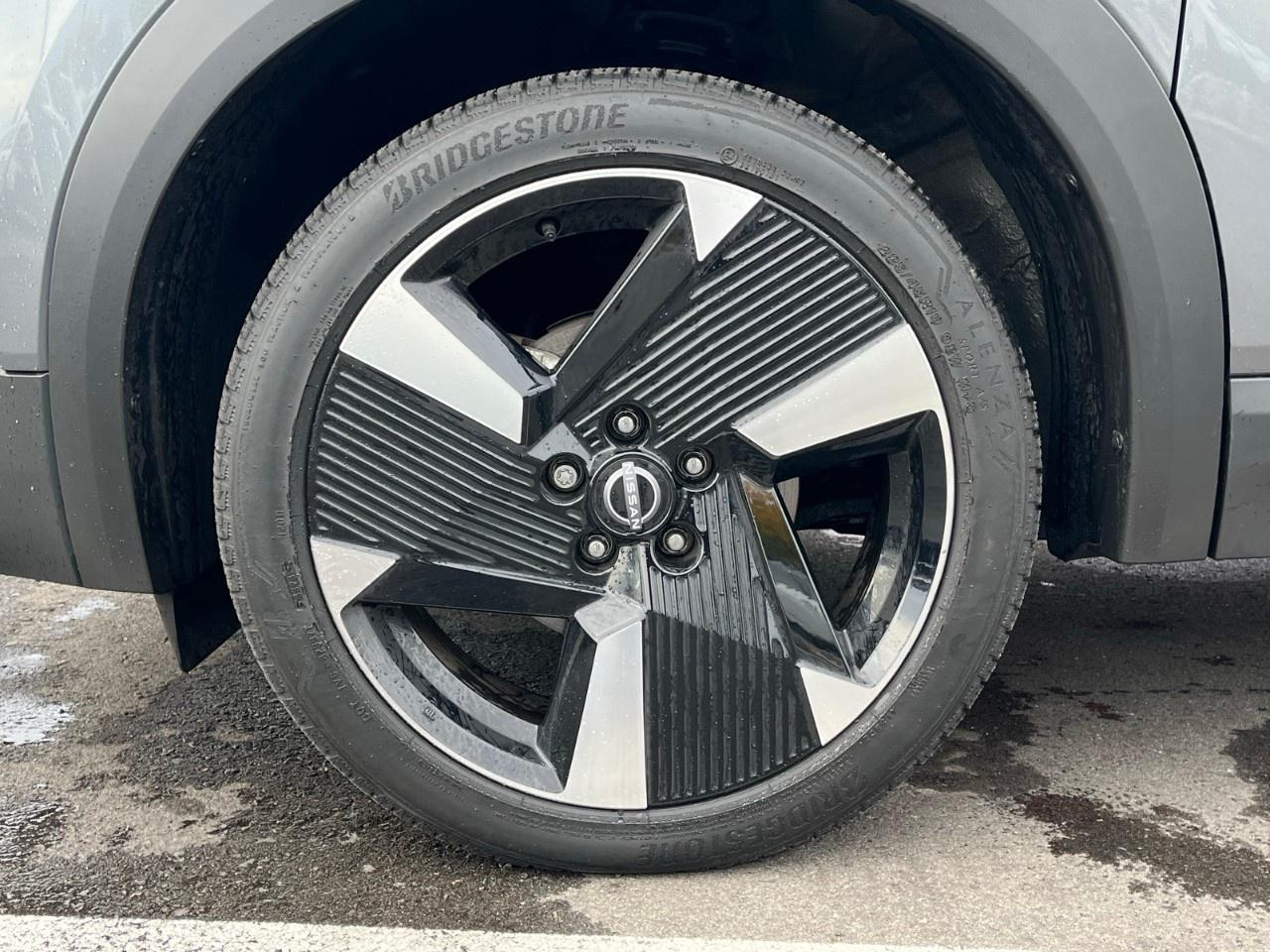 2025 Nissan Kicks SR AWD Photo