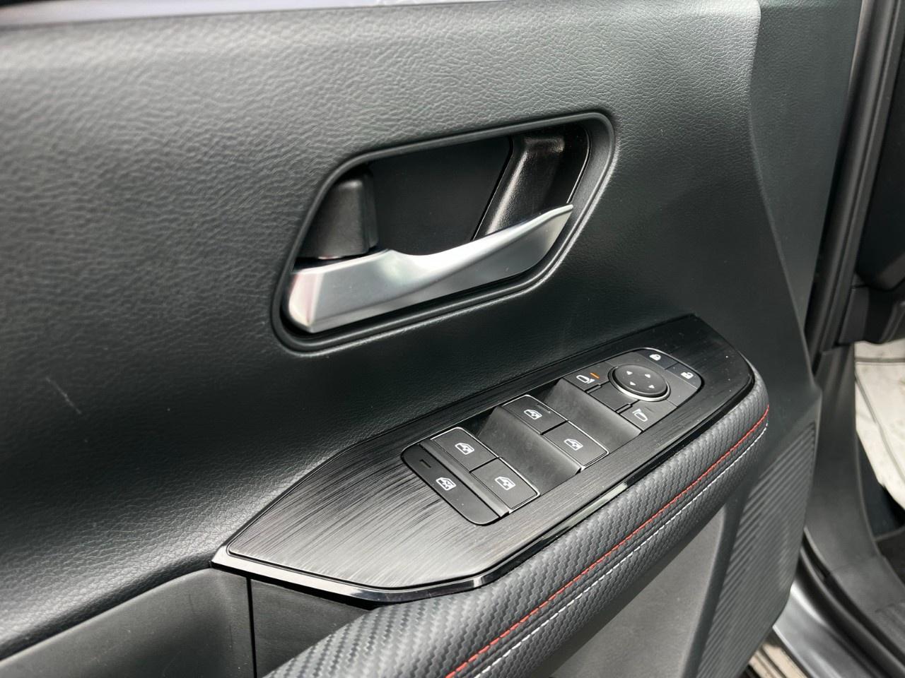 2025 Nissan Kicks SR AWD Photo