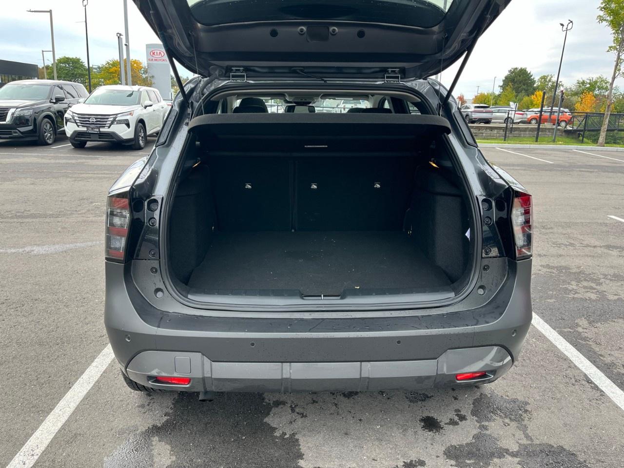 2025 Nissan Kicks SR AWD Photo