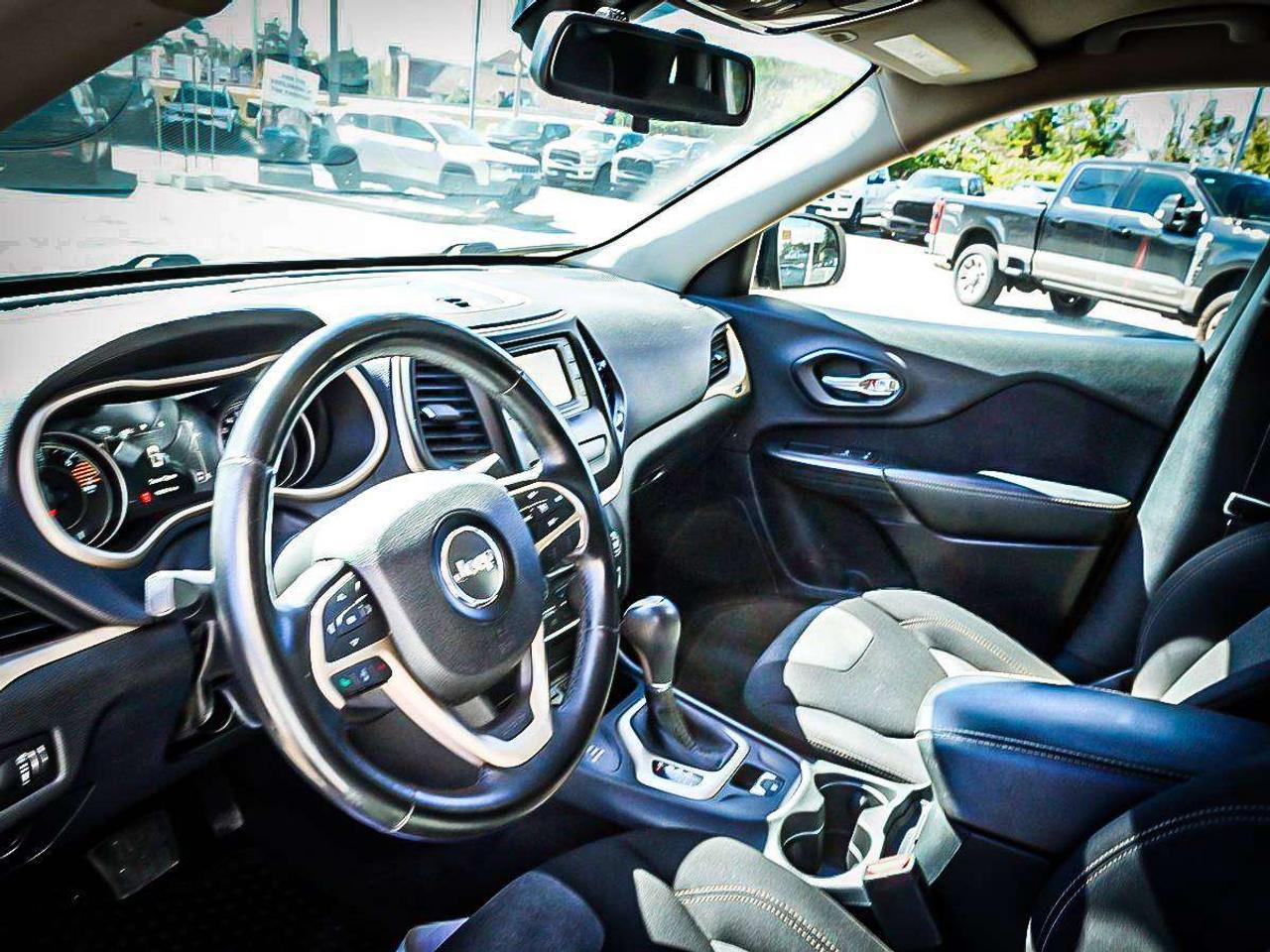 2016 Jeep Cherokee  Photo