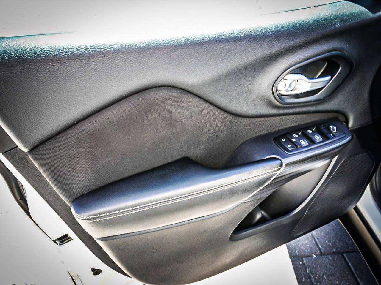 2016 Jeep Cherokee  Photo
