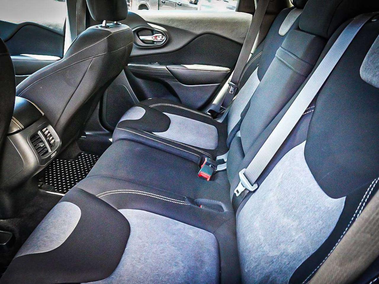 2016 Jeep Cherokee  Photo