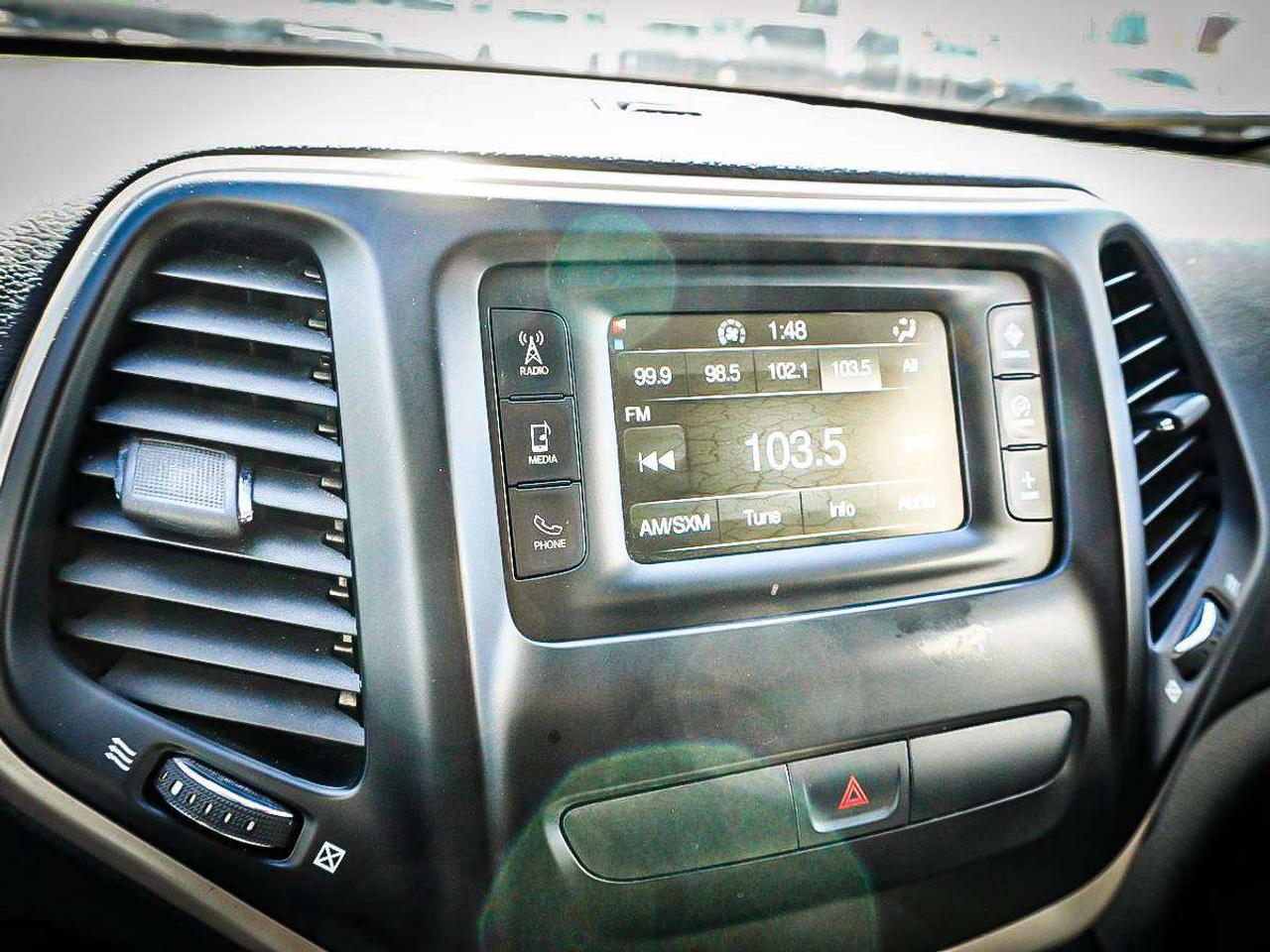 2016 Jeep Cherokee  Photo