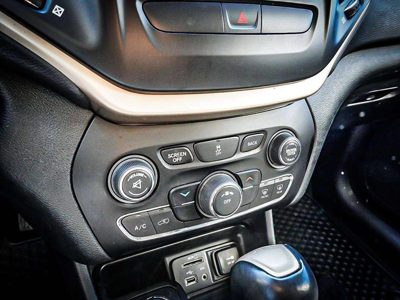 2016 Jeep Cherokee  Photo