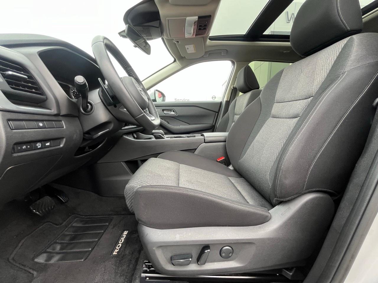 2024 Nissan Rogue AWD SV Moonroof Photo