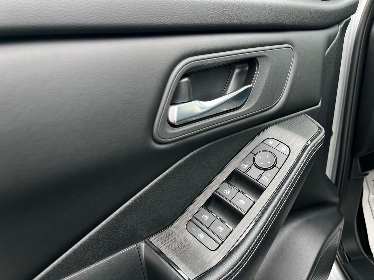 2024 Nissan Rogue AWD SV Moonroof Photo