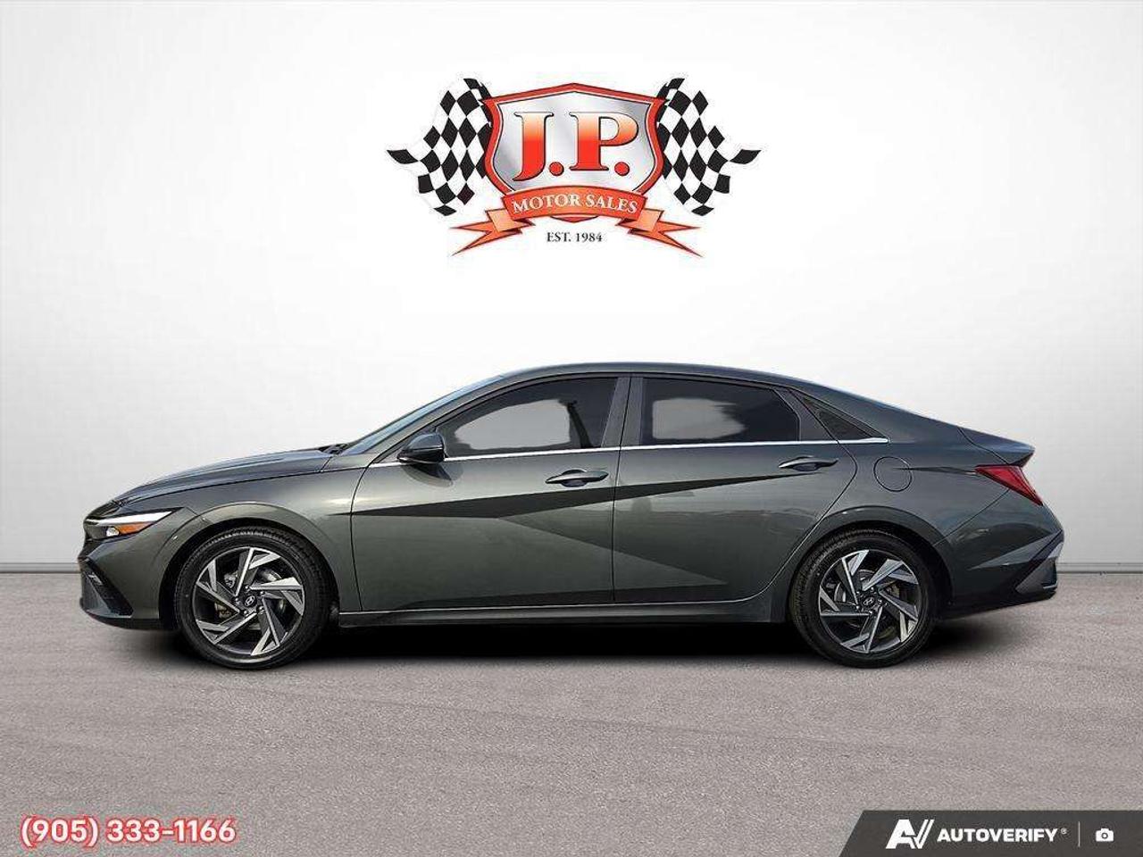 2024 Hyundai Elantra Apple CarPlay & Android Auto • Power Sunroof • Built-In Navigation System • Remote Start System • Heated Front Seats • La Photo3