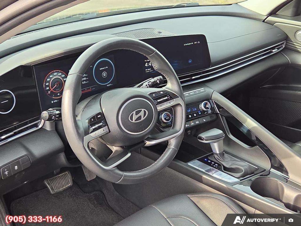 2024 Hyundai Elantra Apple CarPlay & Android Auto • Power Sunroof • Built-In Navigation System • Remote Start System • Heated Front Seats • La Photo