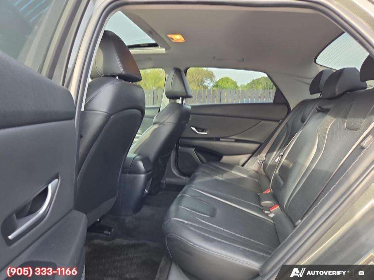 2024 Hyundai Elantra Apple CarPlay & Android Auto • Power Sunroof • Built-In Navigation System • Remote Start System • Heated Front Seats • La Photo