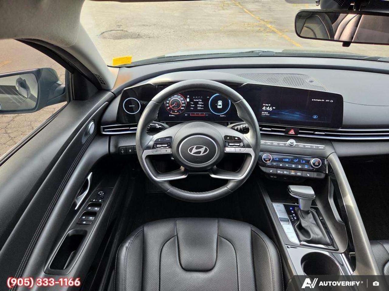 2024 Hyundai Elantra Apple CarPlay & Android Auto • Power Sunroof • Built-In Navigation System • Remote Start System • Heated Front Seats • La Photo