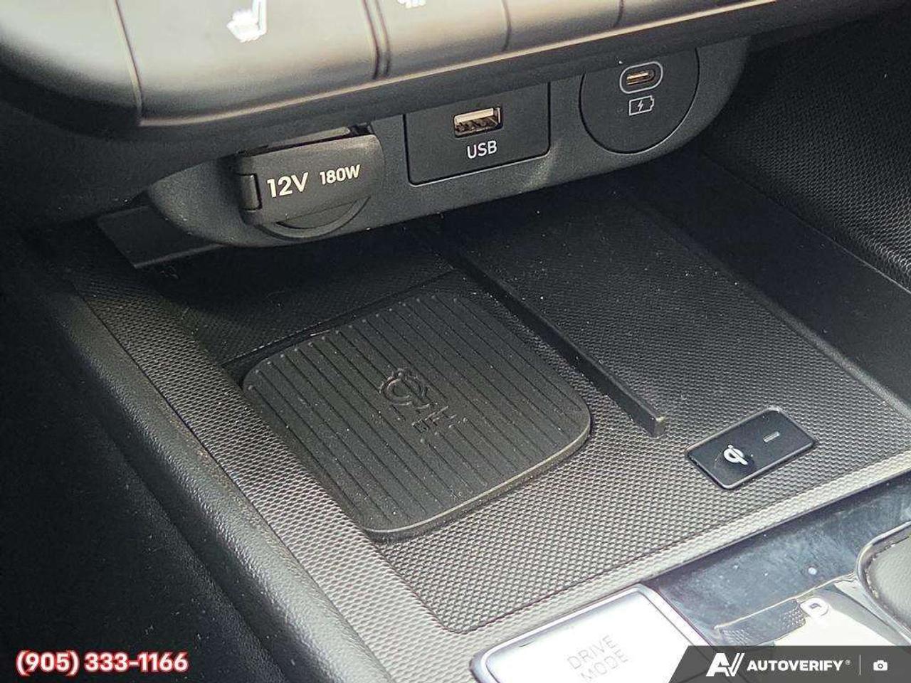 2024 Hyundai Elantra Apple CarPlay & Android Auto • Power Sunroof • Built-In Navigation System • Remote Start System • Heated Front Seats • La Photo