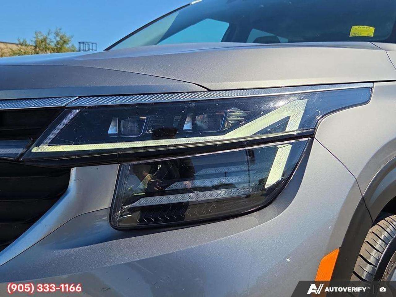 2024 Kia Seltos EX Apple CarPlay & Android Auto • Power Sunroof • Remote Start System • Heated Front Seats • Lane Assist Photo