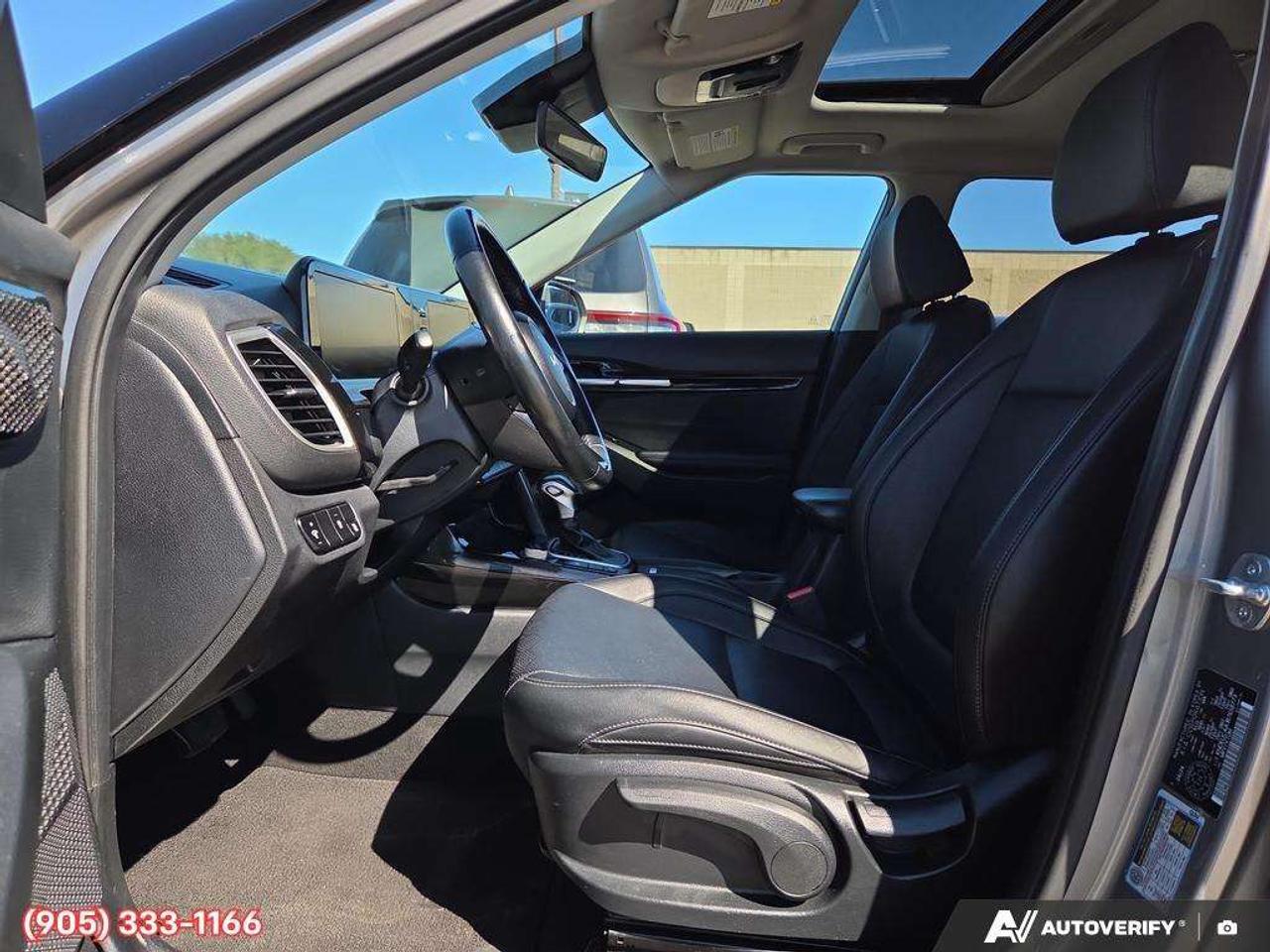 2024 Kia Seltos EX Apple CarPlay & Android Auto • Power Sunroof • Remote Start System • Heated Front Seats • Lane Assist Photo