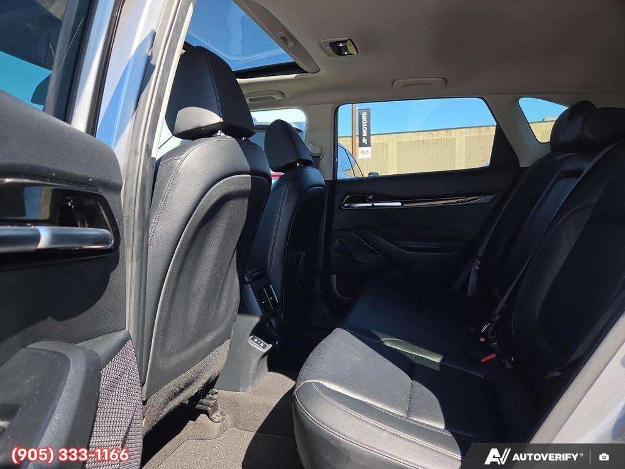 2024 Kia Seltos EX Apple CarPlay & Android Auto • Power Sunroof • Remote Start System • Heated Front Seats • Lane Assist Photo