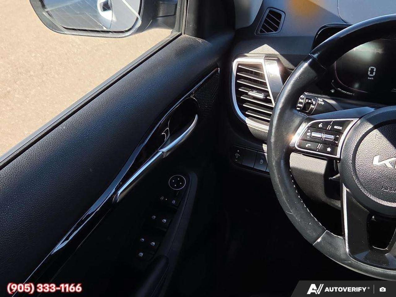 2024 Kia Seltos EX Apple CarPlay & Android Auto • Power Sunroof • Remote Start System • Heated Front Seats • Lane Assist Photo