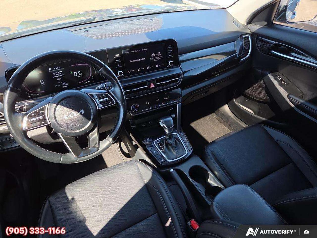 2024 Kia Seltos EX Apple CarPlay & Android Auto • Power Sunroof • Remote Start System • Heated Front Seats • Lane Assist Photo