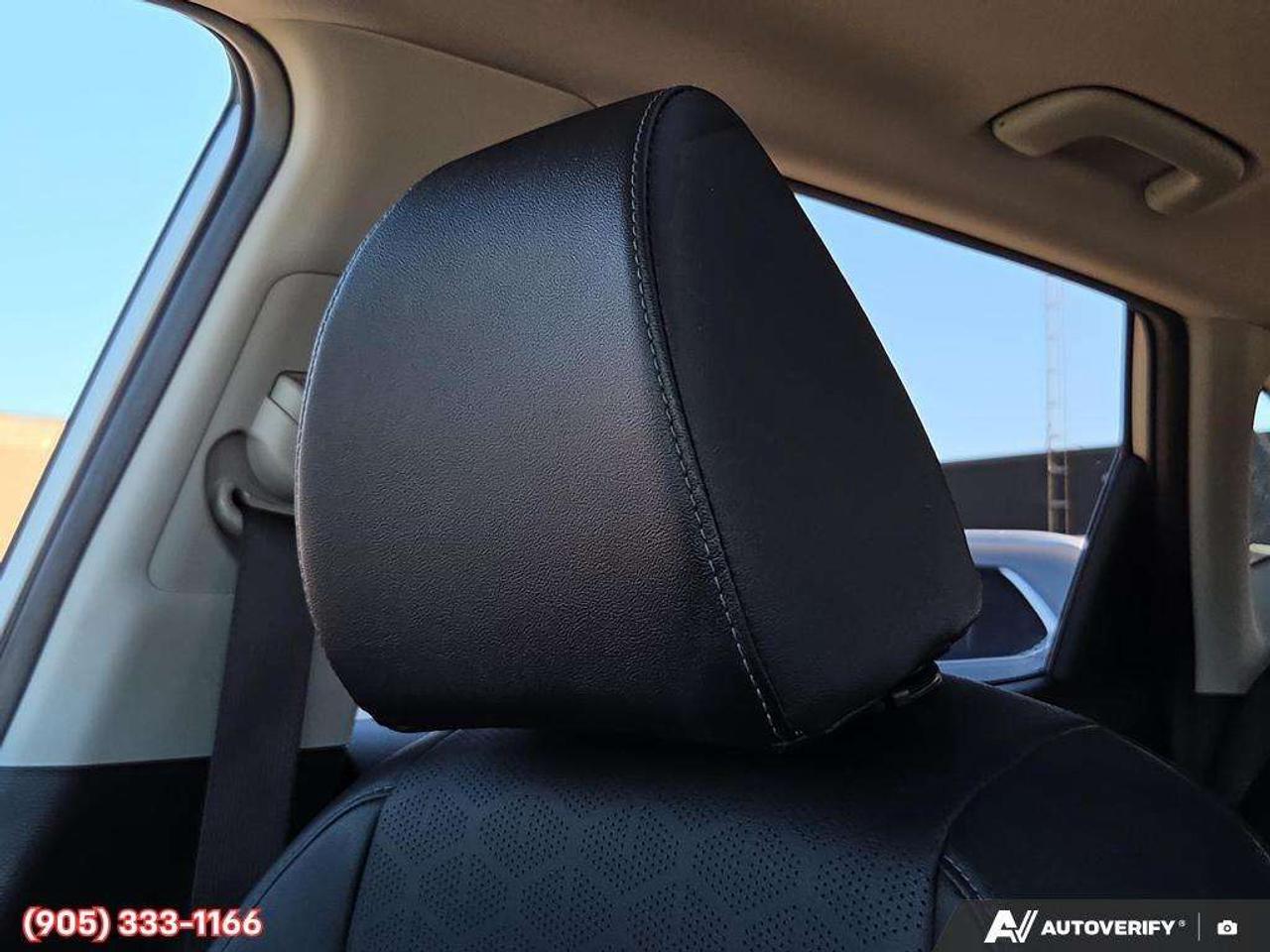 2024 Kia Seltos EX Apple CarPlay & Android Auto • Power Sunroof • Remote Start System • Heated Front Seats • Lane Assist Photo