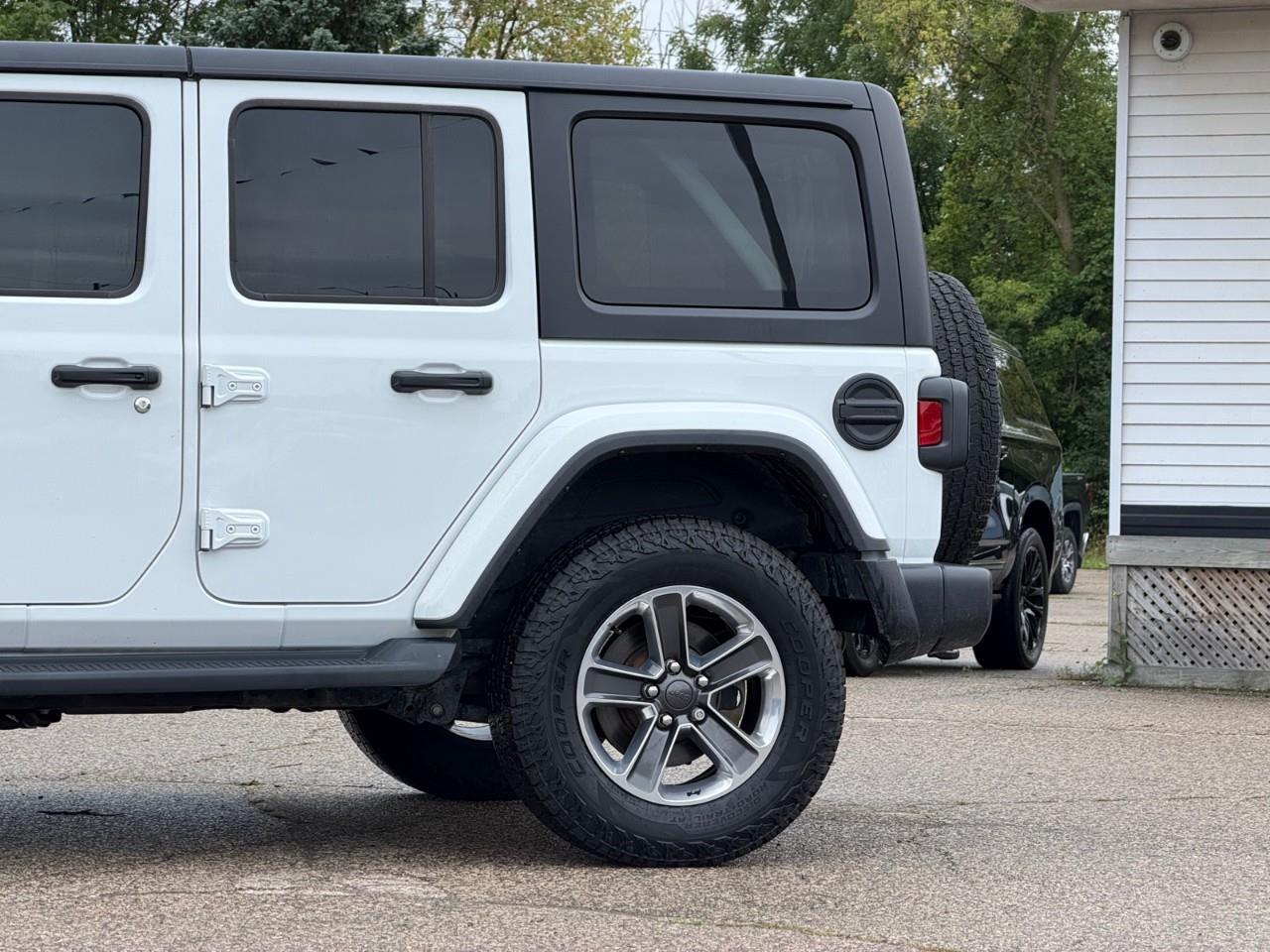 2023 Jeep Wrangler SAHARA 4DR 4X4 Photo3