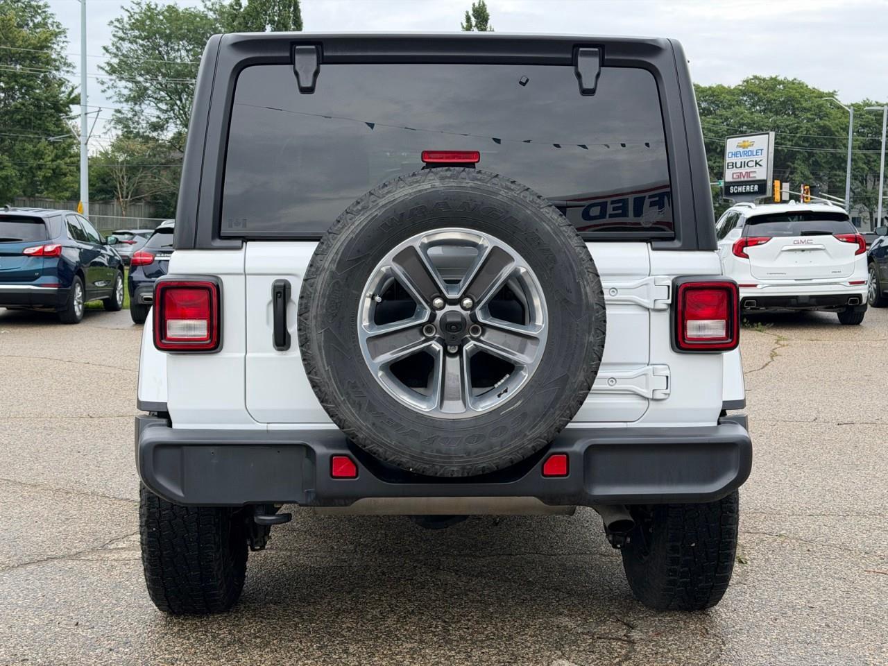 2023 Jeep Wrangler SAHARA 4DR 4X4 Photo
