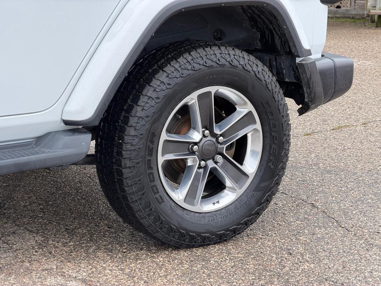 2023 Jeep Wrangler SAHARA 4DR 4X4 Photo
