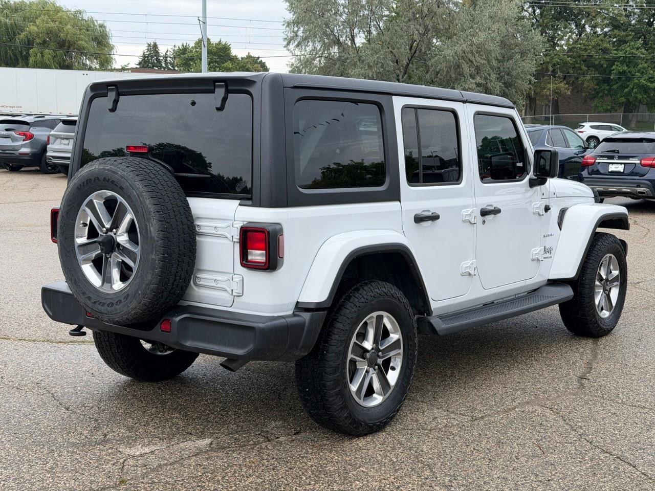 2023 Jeep Wrangler SAHARA 4DR 4X4 Photo