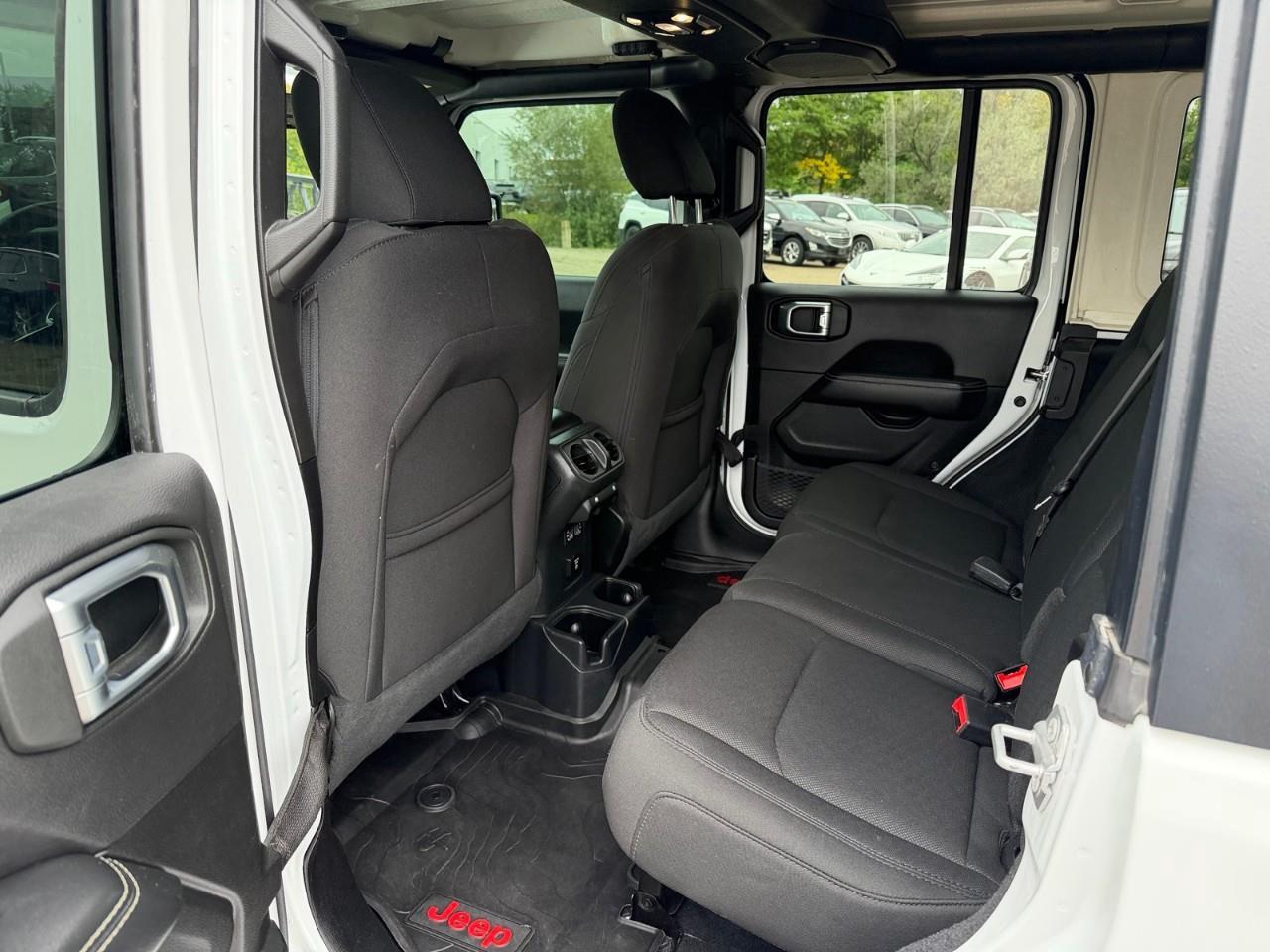 2023 Jeep Wrangler SAHARA 4DR 4X4 Photo
