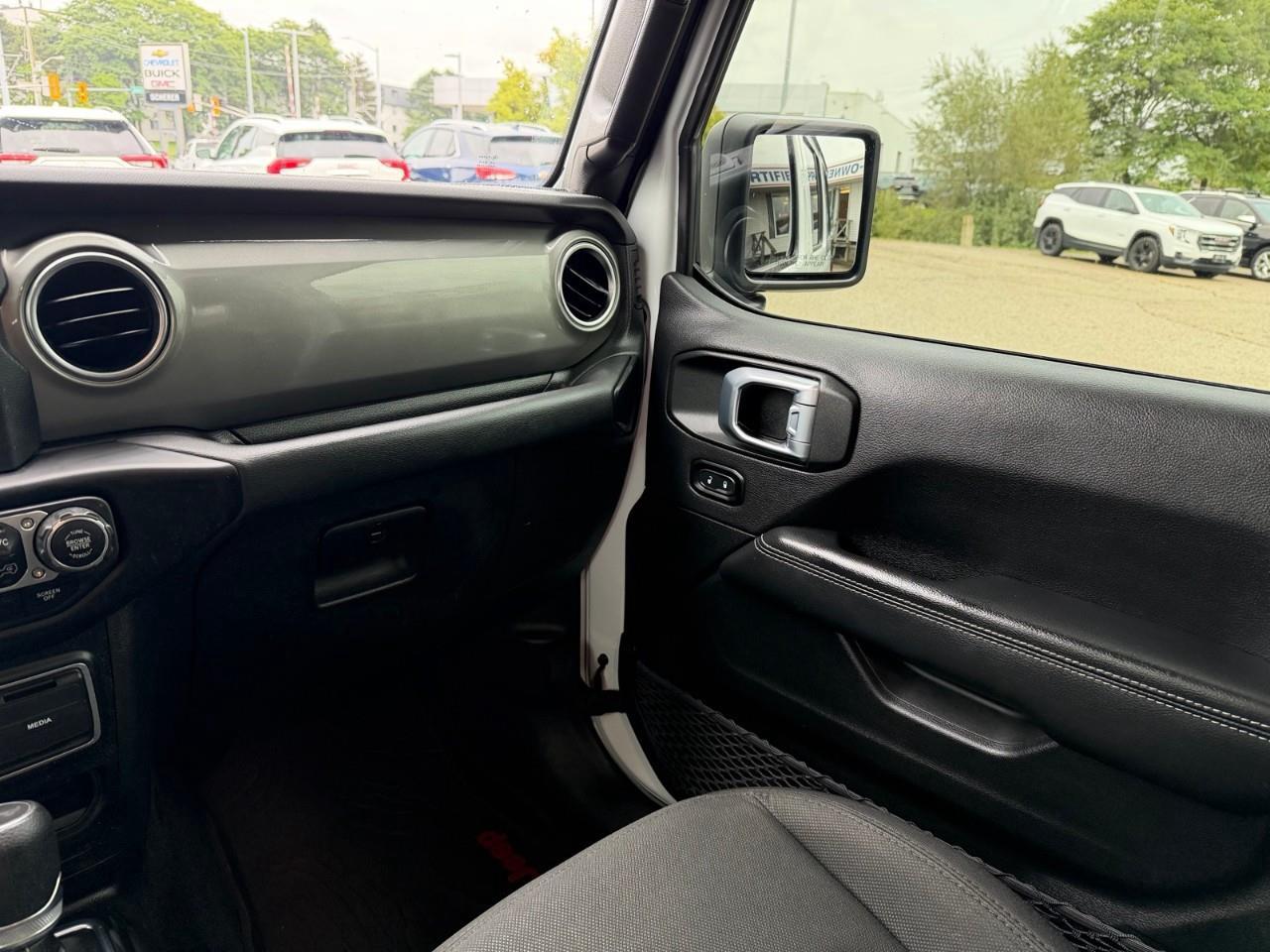 2023 Jeep Wrangler SAHARA 4DR 4X4 Photo