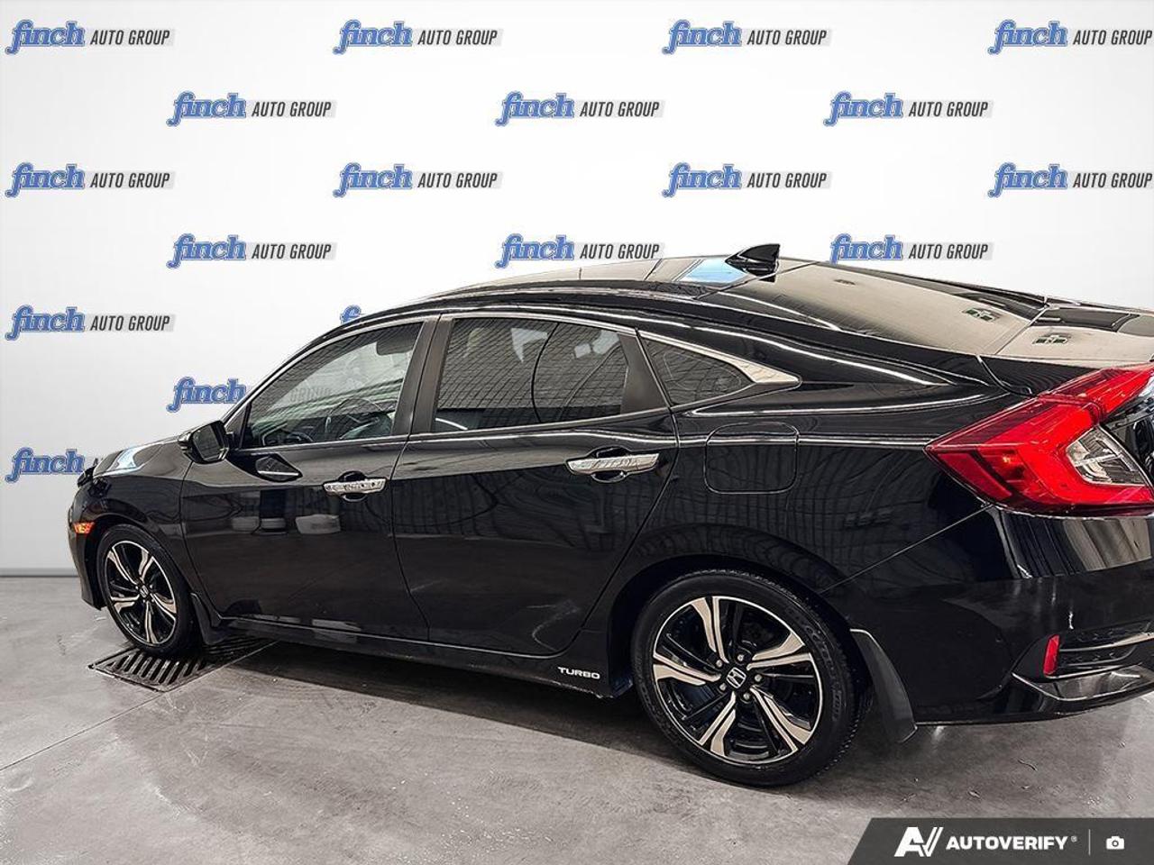 2018 Honda Civic Touring (CVT) 4dr Sedan Photo2