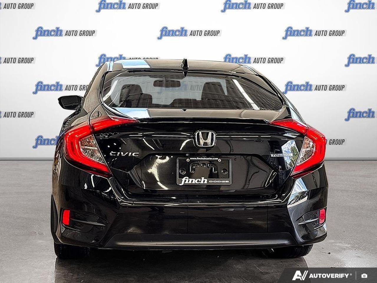 2018 Honda Civic Touring (CVT) 4dr Sedan Photo4