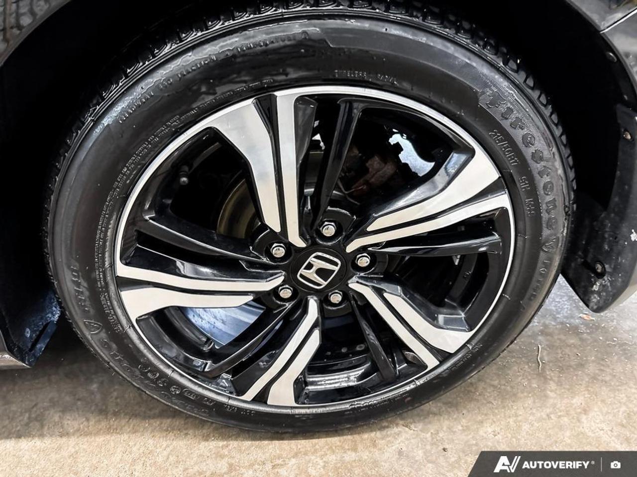 2018 Honda Civic Touring (CVT) 4dr Sedan Photo