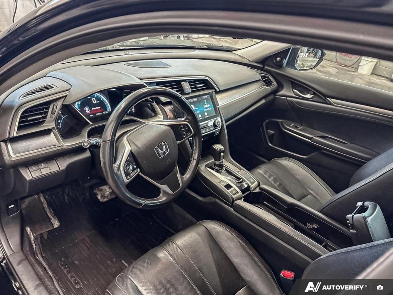 2018 Honda Civic Touring (CVT) 4dr Sedan Photo