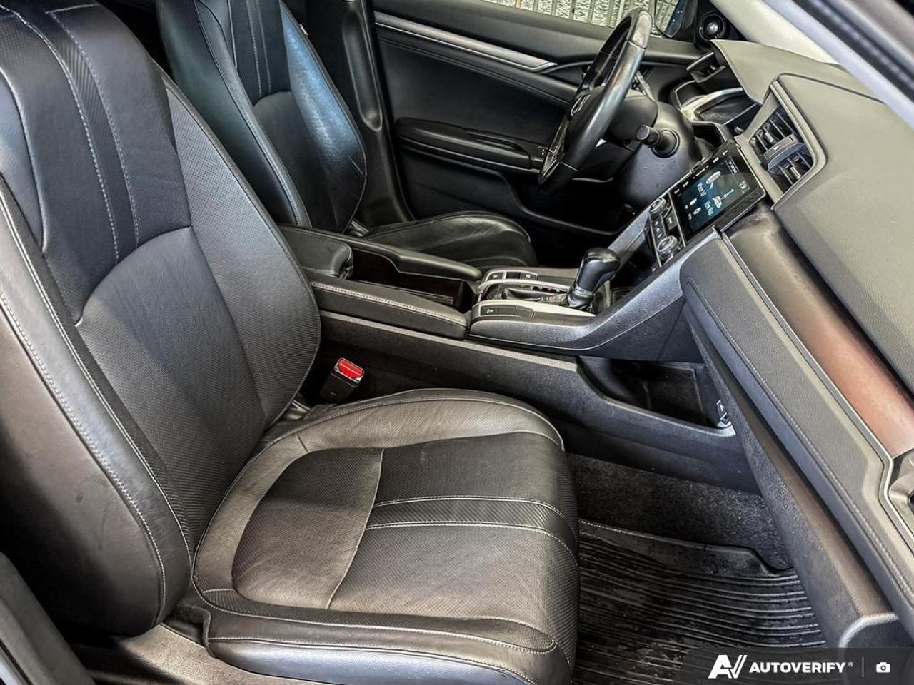 2018 Honda Civic Touring (CVT) 4dr Sedan Photo