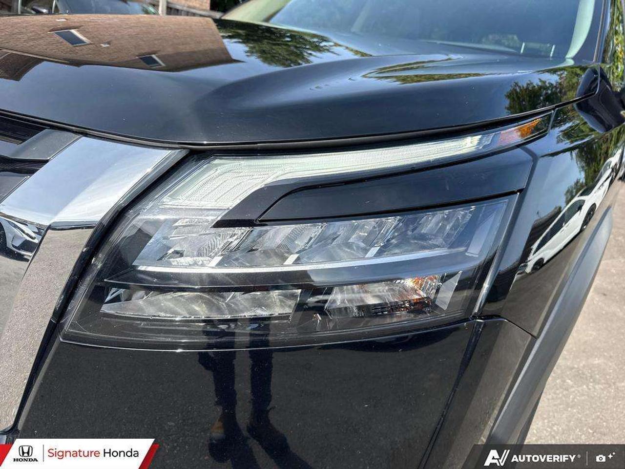 2023 Nissan Pathfinder SV Photo