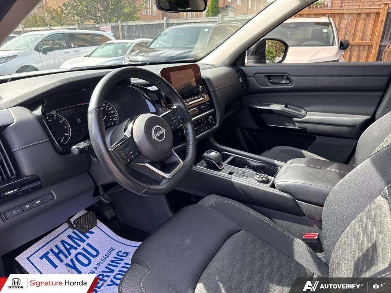 2023 Nissan Pathfinder SV Photo