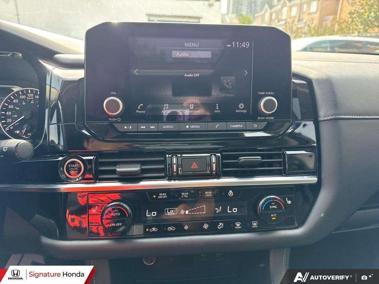 2023 Nissan Pathfinder SV Photo