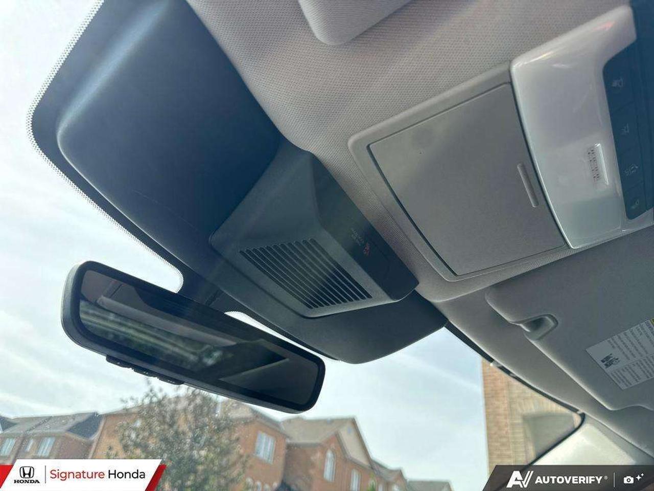 2023 Nissan Pathfinder SV Photo