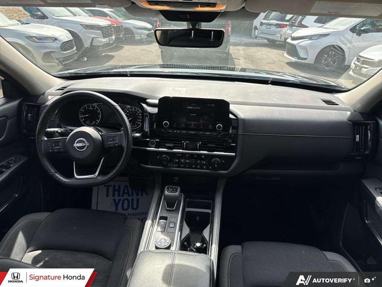 2023 Nissan Pathfinder SV Photo