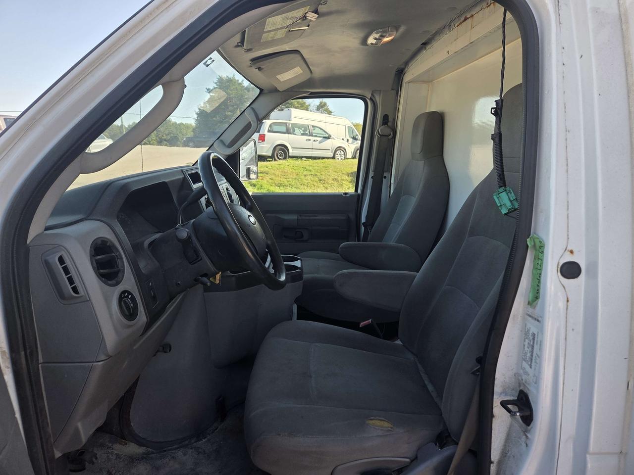 2016 Ford E-450 18Ft Box - E-450 - Side Door - Gasoline - 16CB-C29458 Photo