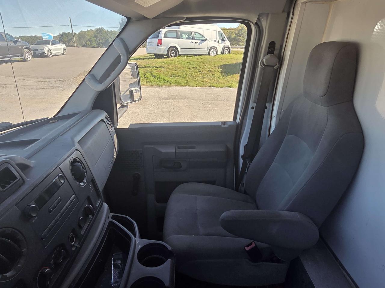 2016 Ford E-450 18Ft Box - E-450 - Side Door - Gasoline - 16CB-C29458 Photo