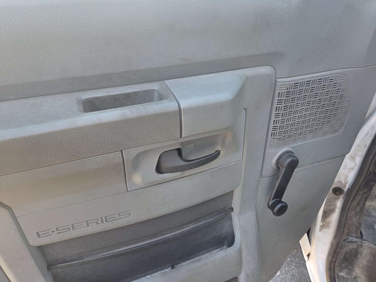 2016 Ford E-450 18Ft Box - E-450 - Side Door - Gasoline - 16CB-C29458 Photo