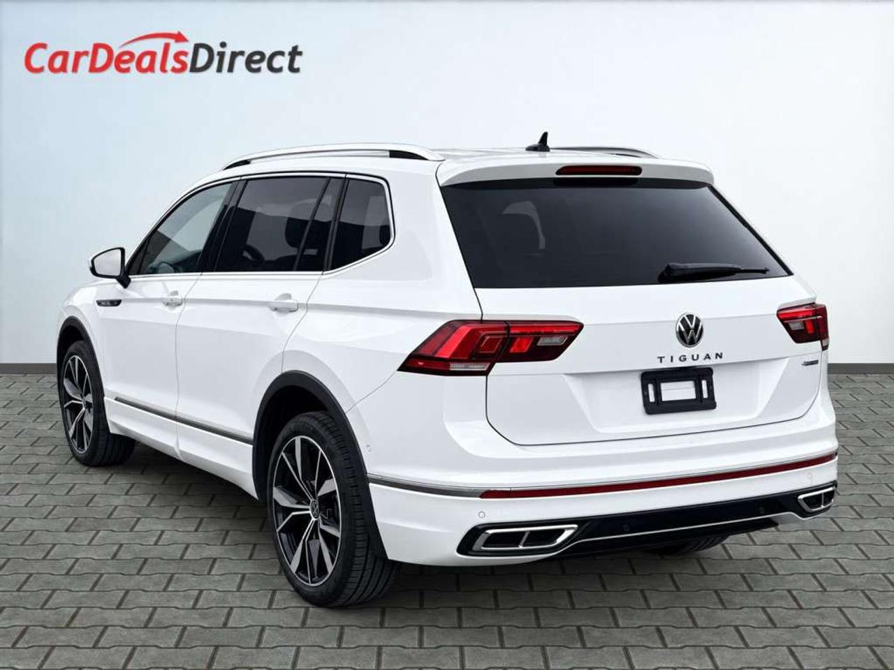 2024 Volkswagen Tiguan HIGHLINE R-LINE 4MOTION   Leather   Panoramic Sunroof   NAVI   Heated & Cooled Seats   360 Cam   CarPlay   Remote Start Photo