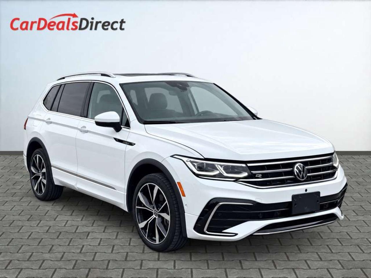 2024 Volkswagen Tiguan HIGHLINE R-LINE 4MOTION   Leather   Panoramic Sunroof   NAVI   Heated & Cooled Seats   360 Cam   CarPlay   Remote Start Photo0