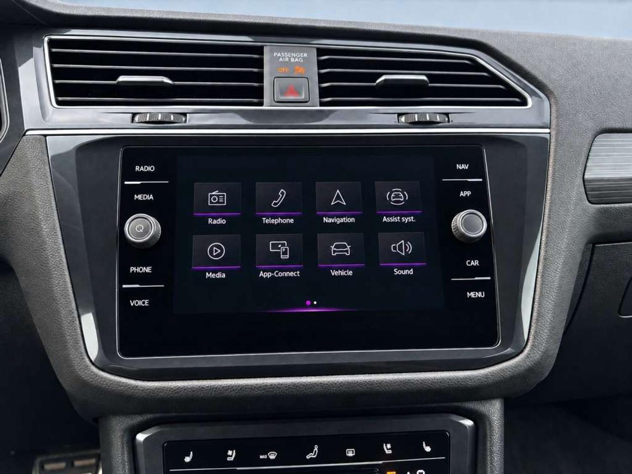2024 Volkswagen Tiguan HIGHLINE R-LINE 4MOTION   Leather   Panoramic Sunroof   NAVI   Heated & Cooled Seats   360 Cam   CarPlay   Remote Start Photo