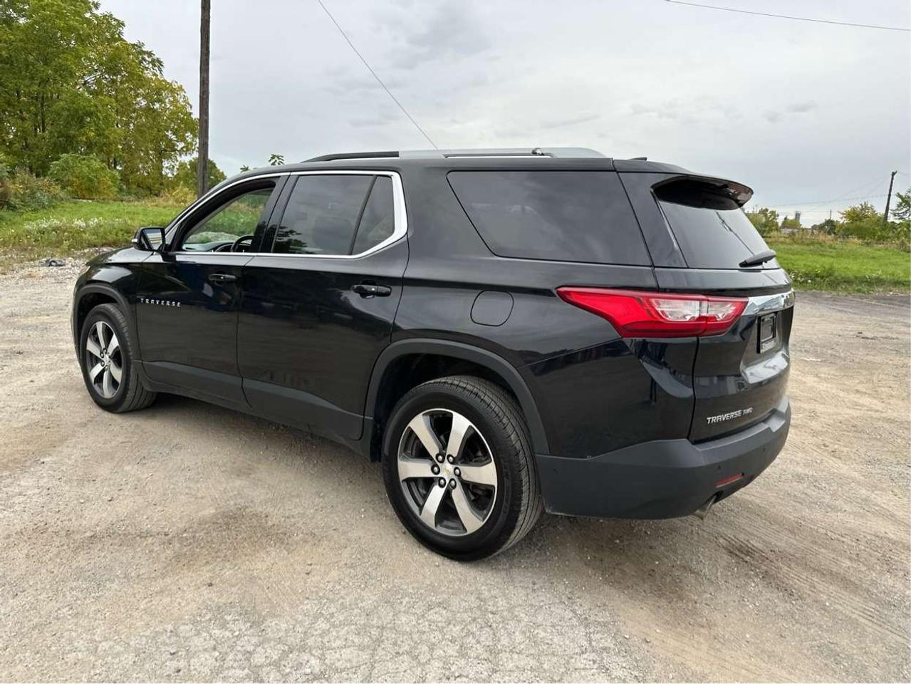 2018 Chevrolet Traverse 1LT/AWD/7PASS/HEATED/BUPCAM/WE FINANCE ALL CREDIT! Photo