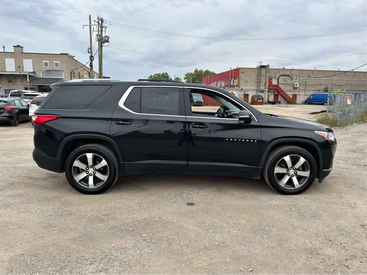 2018 Chevrolet Traverse 1LT/AWD/7PASS/HEATED/BUPCAM/WE FINANCE ALL CREDIT! Photo