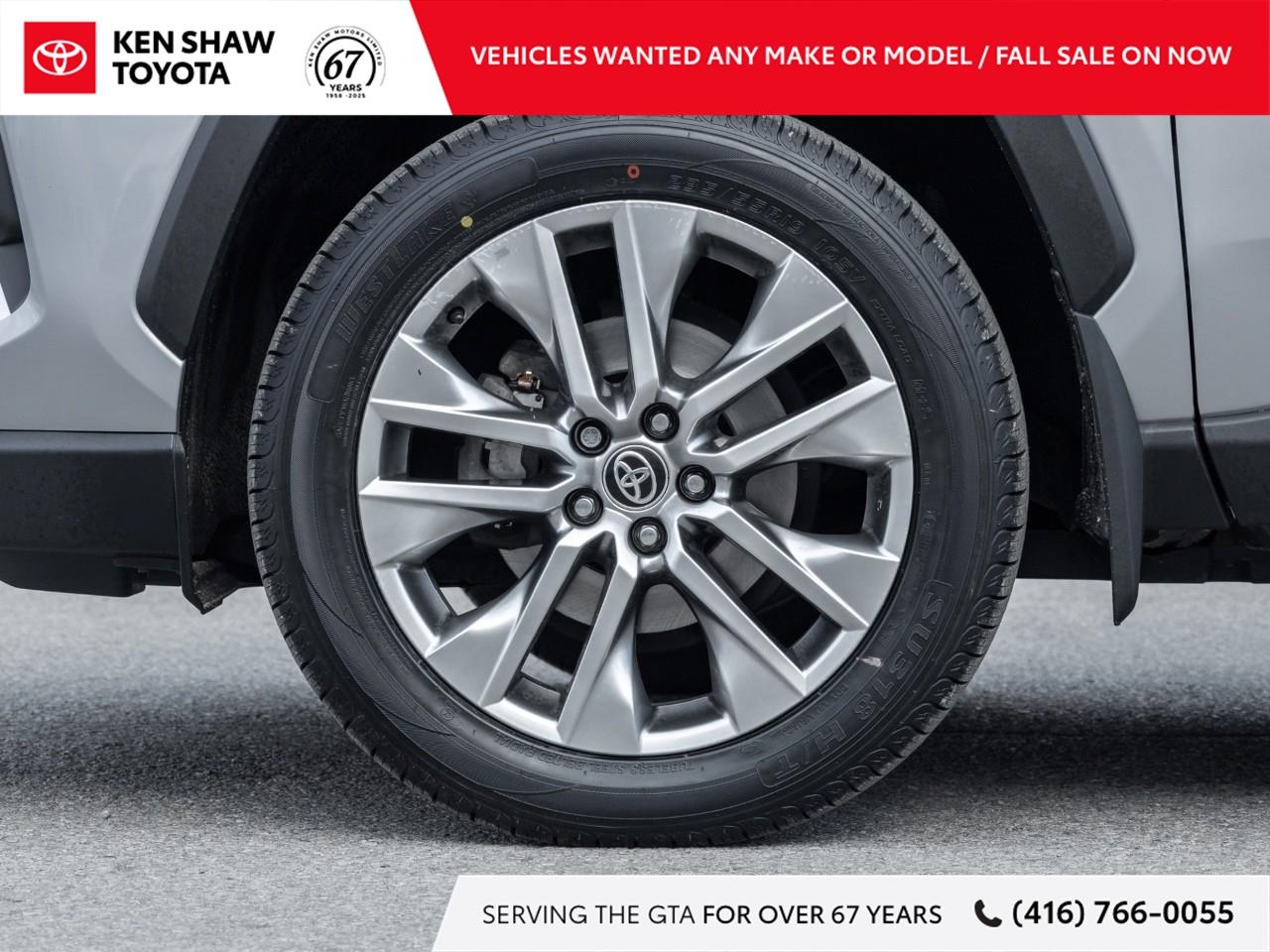 2024 Toyota RAV4 XLE 4dr All-wheel Drive Photo4
